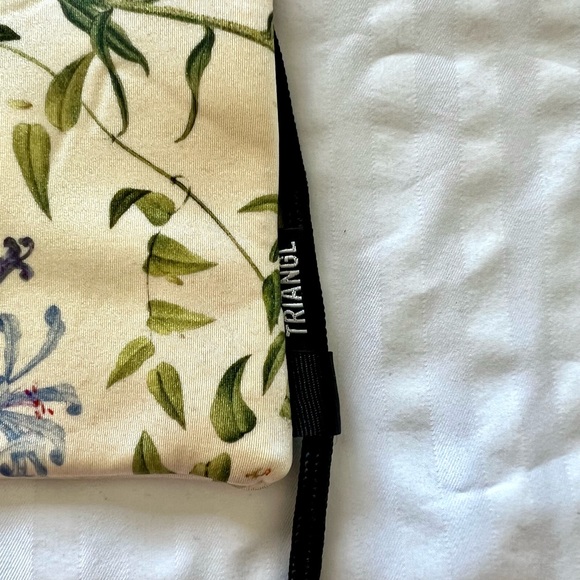 Triangl Floral Swim Drawstring Bag Bundle 2 - Picture 8 of 13